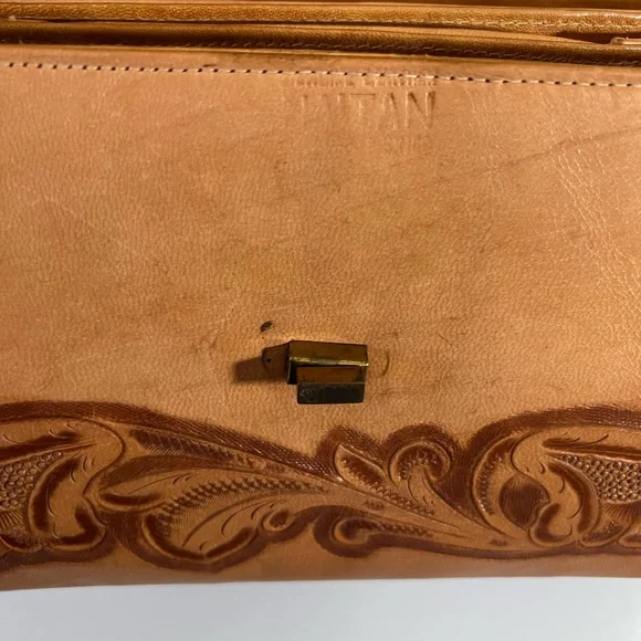 Vintage Tooled leather bag - Picture 9 of 14